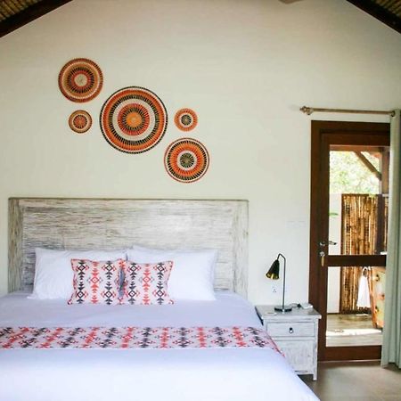 Burudika Bungalows Selong Belanak Exterior foto