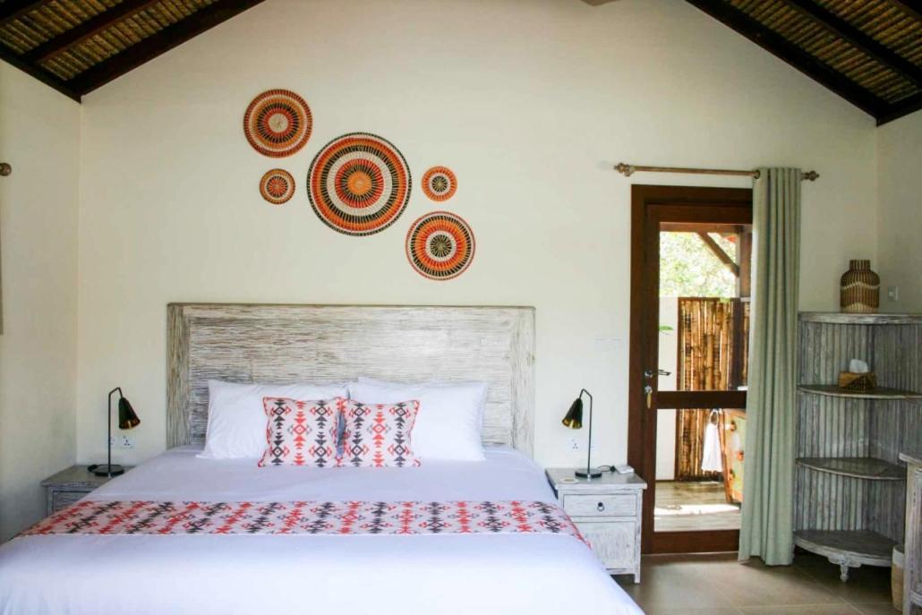 Burudika Bungalows Selong Belanak Exterior foto